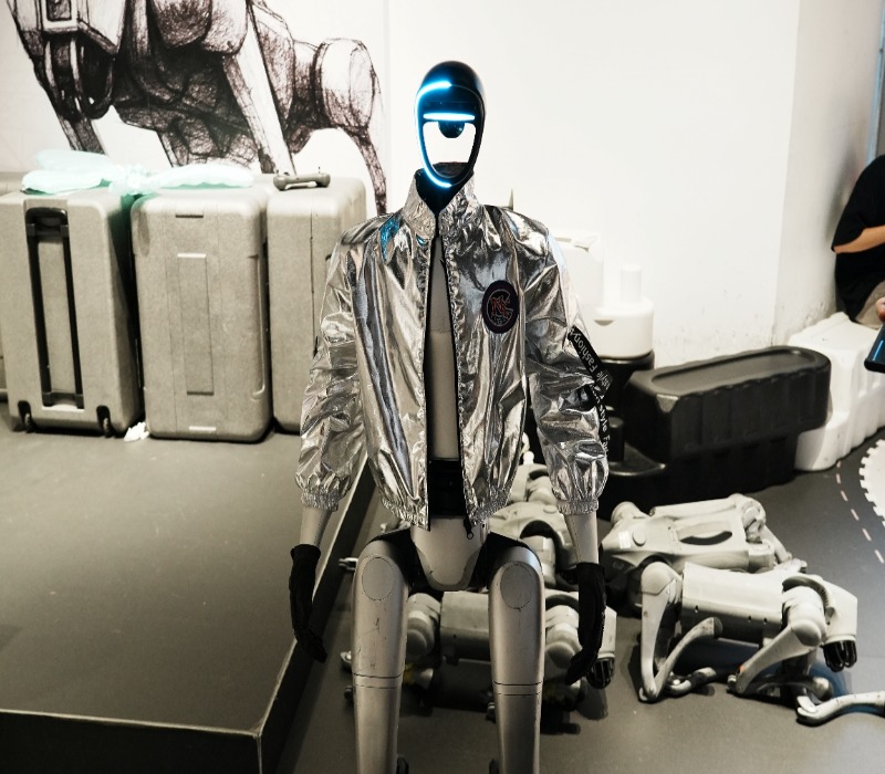 Tech tour robot