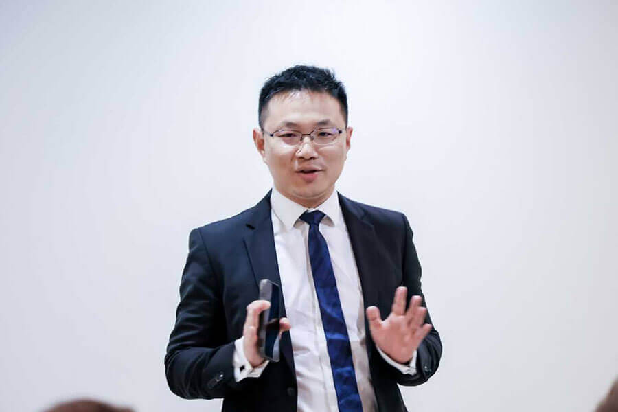 Executive leader exploring new market opportunities in Chinese industries