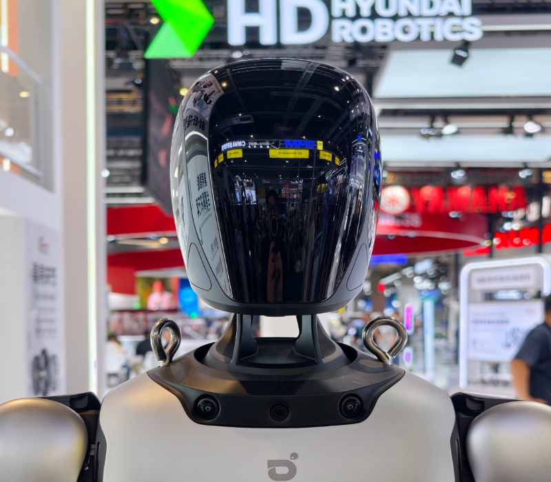 Robot at the expo